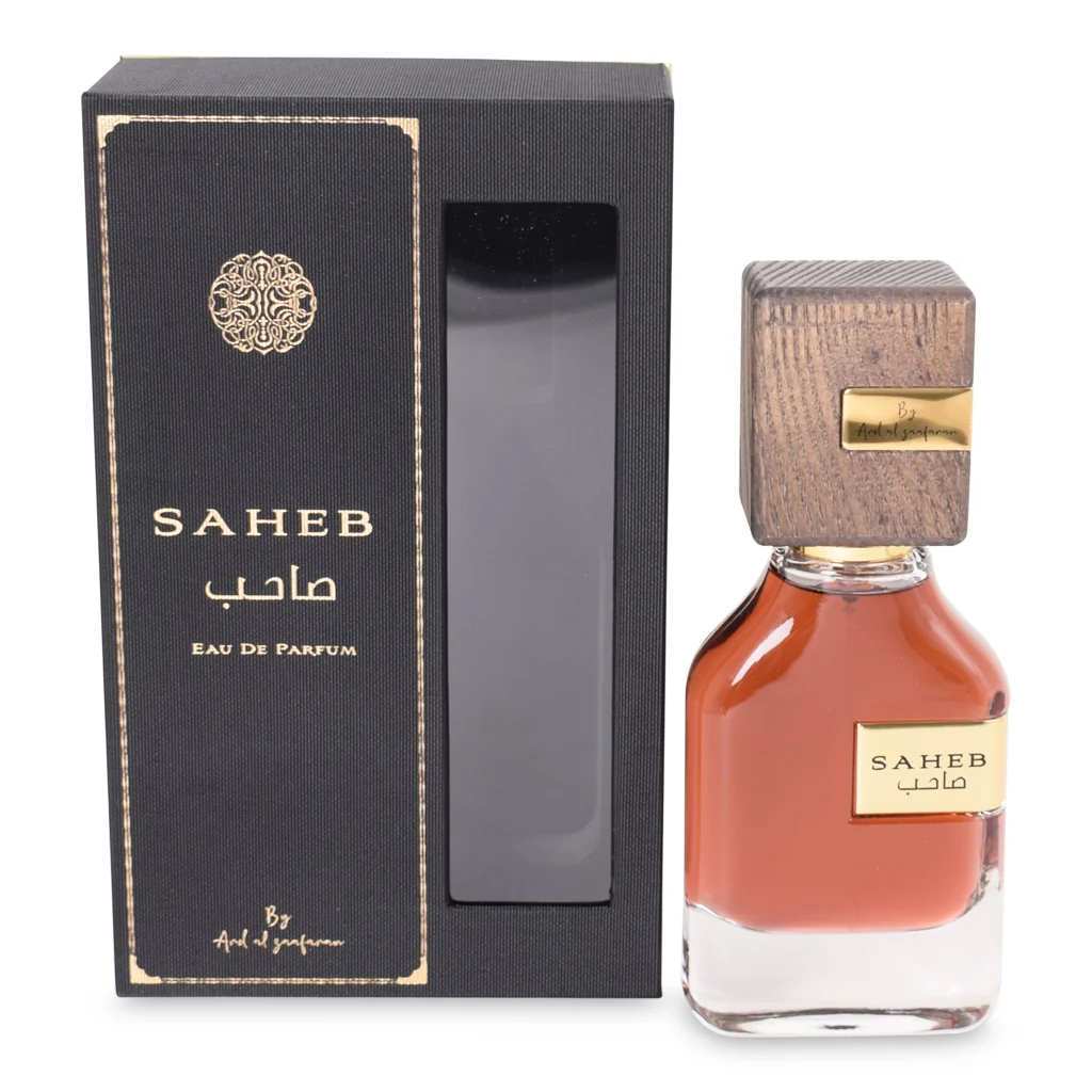 عطر ادکلن صاحب Saheb ارض الزعفران یک ادکلن عربی زنانه مردانه با رایحه گرم و تلخ، شیرین است. این ادکلن متعلق به شرکت ارض الزعفران است که در امارات متحده عربی با کیفیت، ماندگاری و پخش بوی بالا طراحی و تولید شده است. عطر ادکلن های عربی در بازار روز به روز طرفداران بیشتری پیدا می کنند . این عطر ها با ترکیب بسیار جذاب از رایحه های مختلف، عطر خای منحصر به فردی به وجود می آورند. یکی از بی نظیر ترین ادکلن های عربی ادکلن صاحب Saheb از برند ارض الزعفران است که رایحه بسیار جذابی را به شما ارائه می کند. شما می توانید ادکلن صاحب Saheb شرکت ارض الزعفران را به صورت عمده و تک با قیمت و نرخ عمده از فروشگاه و سایت رویال پرفیوم سفارش دهید.      برند : ارض الزعفران  حجم : 70میل  جنسیت : زنانه  رایحه : گرم ، تلخ و شیرین  فصل : تمام فصول به ویژه فصول سرد  کشور سازنده : امارات