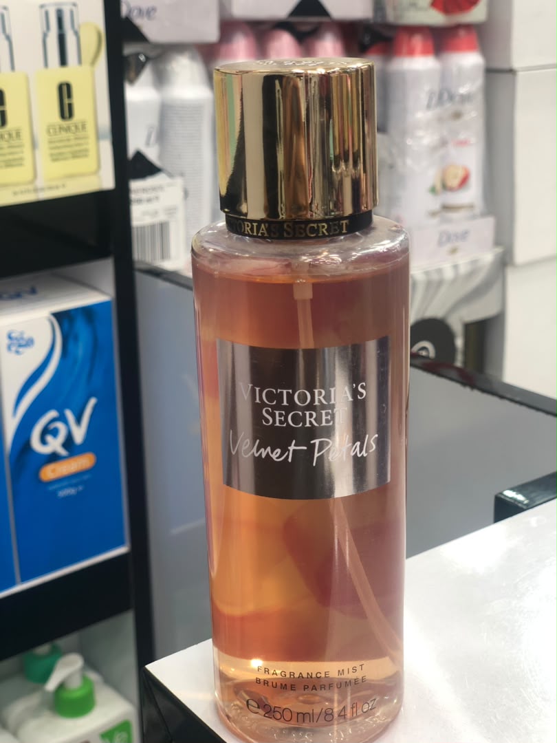 بادی اسپلش زنانه ویکتوریا سکرت مدل Velvet Petals حجم ۲۵۰ میلیلیتر
