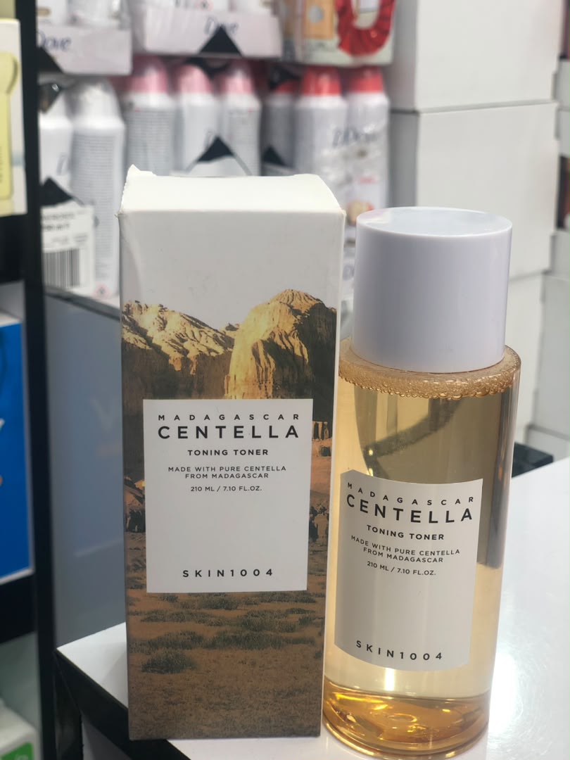 تونر روشنکننده و لایهبردار ملایم سنتلا اسکین ۱۰۰۴ (SKIN1004 Madagascar Centella Toning Toner)