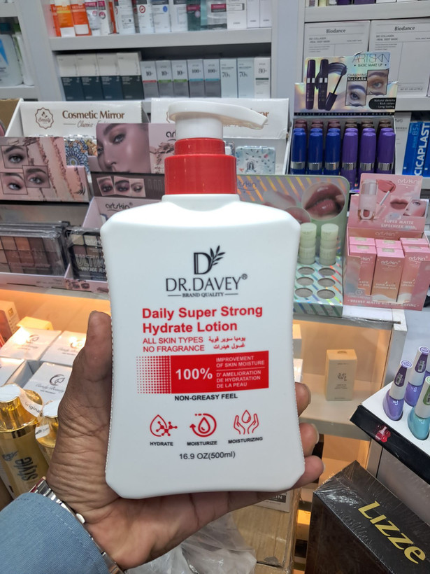 لوسیون آبرسان بدن دکتر داوی (Dr. Davey) مدل Daily Super Strong - حجم ۵۰۰ میلیلیتر