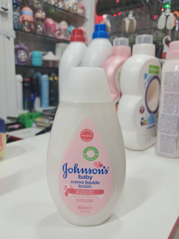 لوسیون بدن کودک جانسون (Johnson's Baby) - مدل Crema Liquida Locion - حجم ۳۰۰ میلیلیتر 