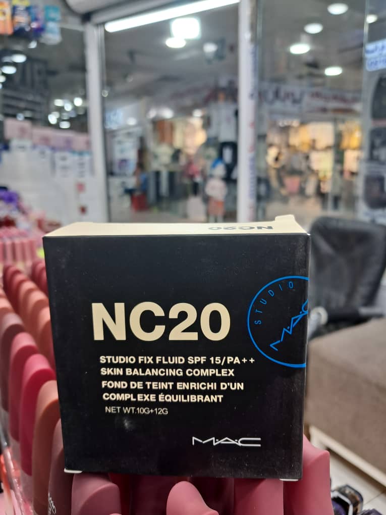پنکیک مک (M.A.C) مدل Studio Fix Powder Plus Foundation - رنگ NC20 