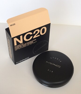 پنکیک مک (M.A.C) مدل Studio Fix Powder Plus Foundation - رنگ NC20 