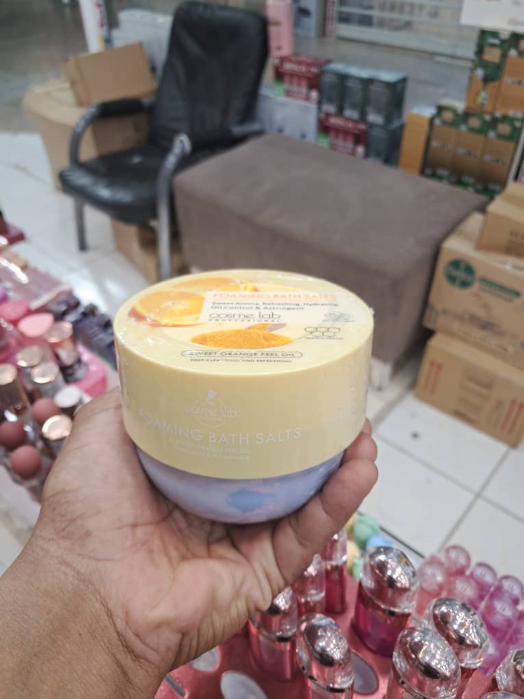 نمک حمام کفکننده کاسمه لب (Cosme Lab) مدل Sweet Orange Peel Oil (روغن پوست پرتقال شیرین)
