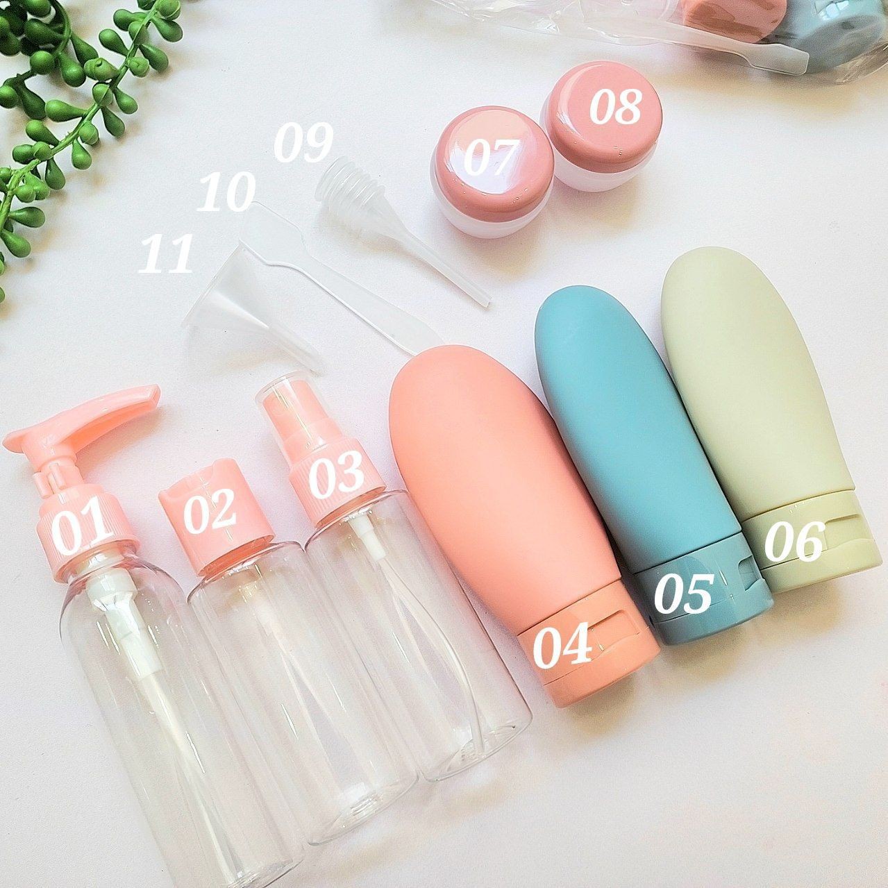 ست ظروف و بطریهای مسافرتی پاستلی چندکاره همراه با کیف شفاف زیپدار (Travel Bottles Set