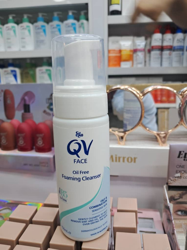 فوم شستشوی صورت فاقد چربی کیووی (QV Face Oil Free Foaming Cleanser) 