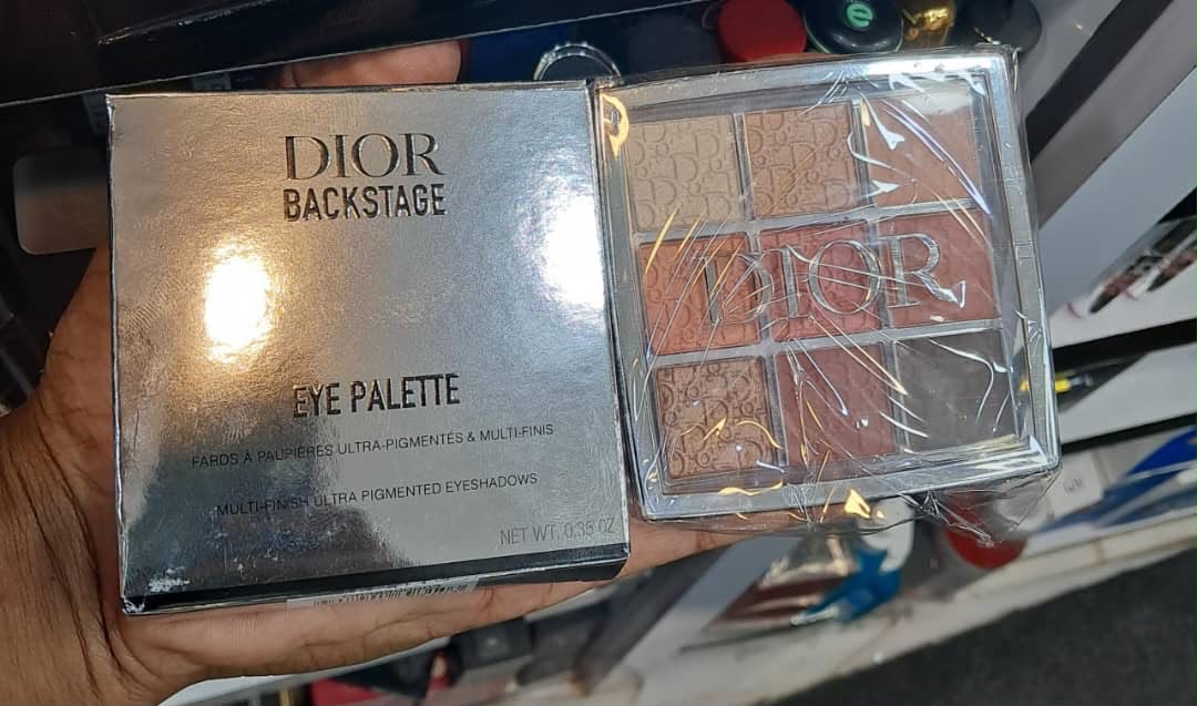 عنوان: پالت سایه چشم دیور سری Backstage مدل 001 Warm Neutrals وزن 10 گرم