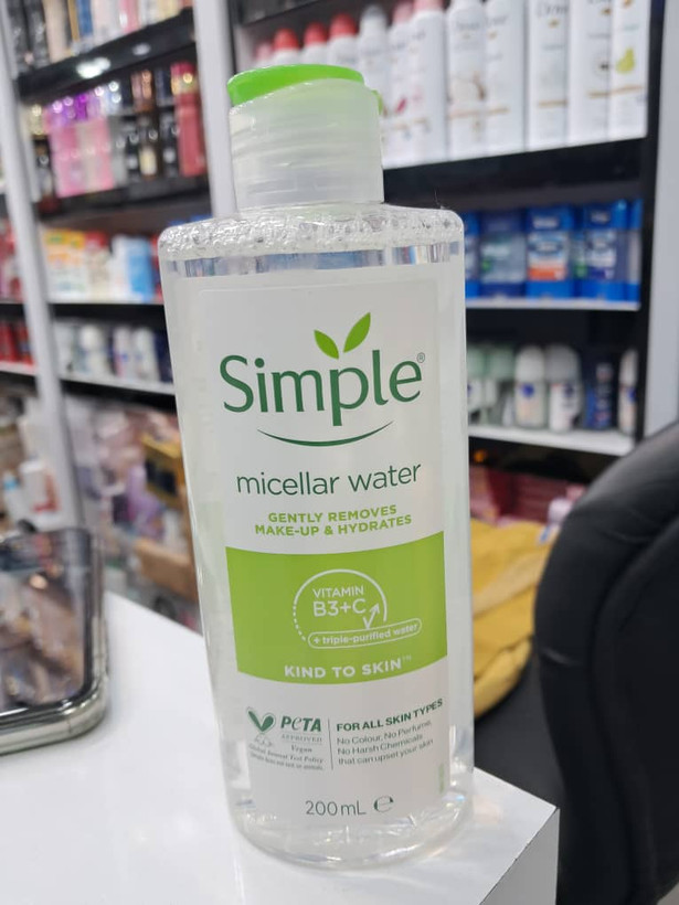 میسلار واتر سیمپل مدل Kind to Skin حاوی ویتامین B3 و C مناسب انواع پوست حجم 200 میلی لیتر بی رنگ