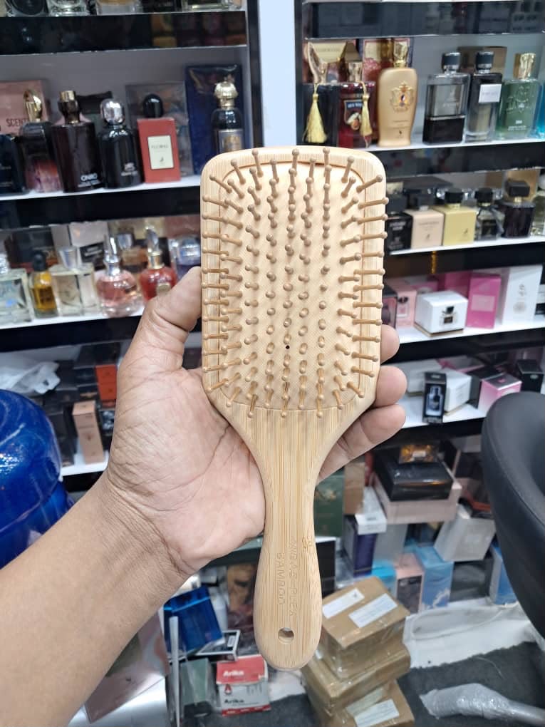 برس مو پدالی وات اند فلکس مدل بامبو دندانه چوبی قهوه ای روشن