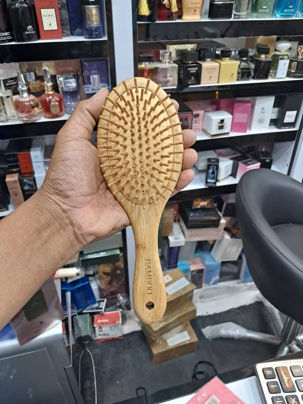 برس مو بیضی بامبو دندانه چوبی قهوه ای روشن