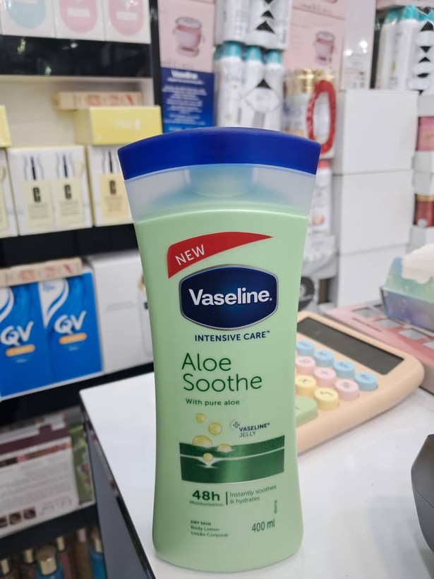 لوسیون بدن وازلین مدل Aloe Soothe حجم 400 میلی لیتر 